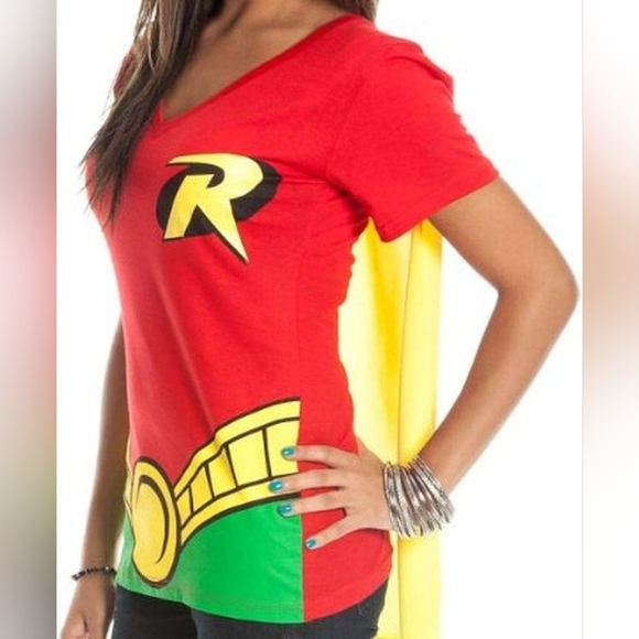 Robin shirt with Detachable cape - Picture 7 of 9
